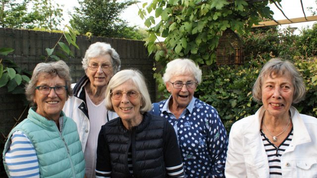 5 moeders over 50 jaar Van Speykkade