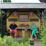 Jong en oud bezoekt Open Tuinen Weekend in Castricum