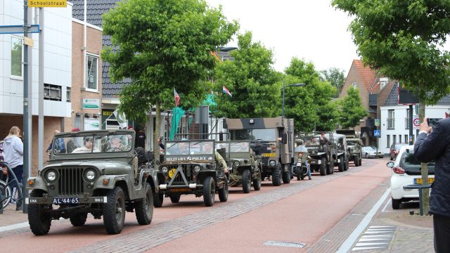 Veel bekijks voor oorlogsvoertuigen