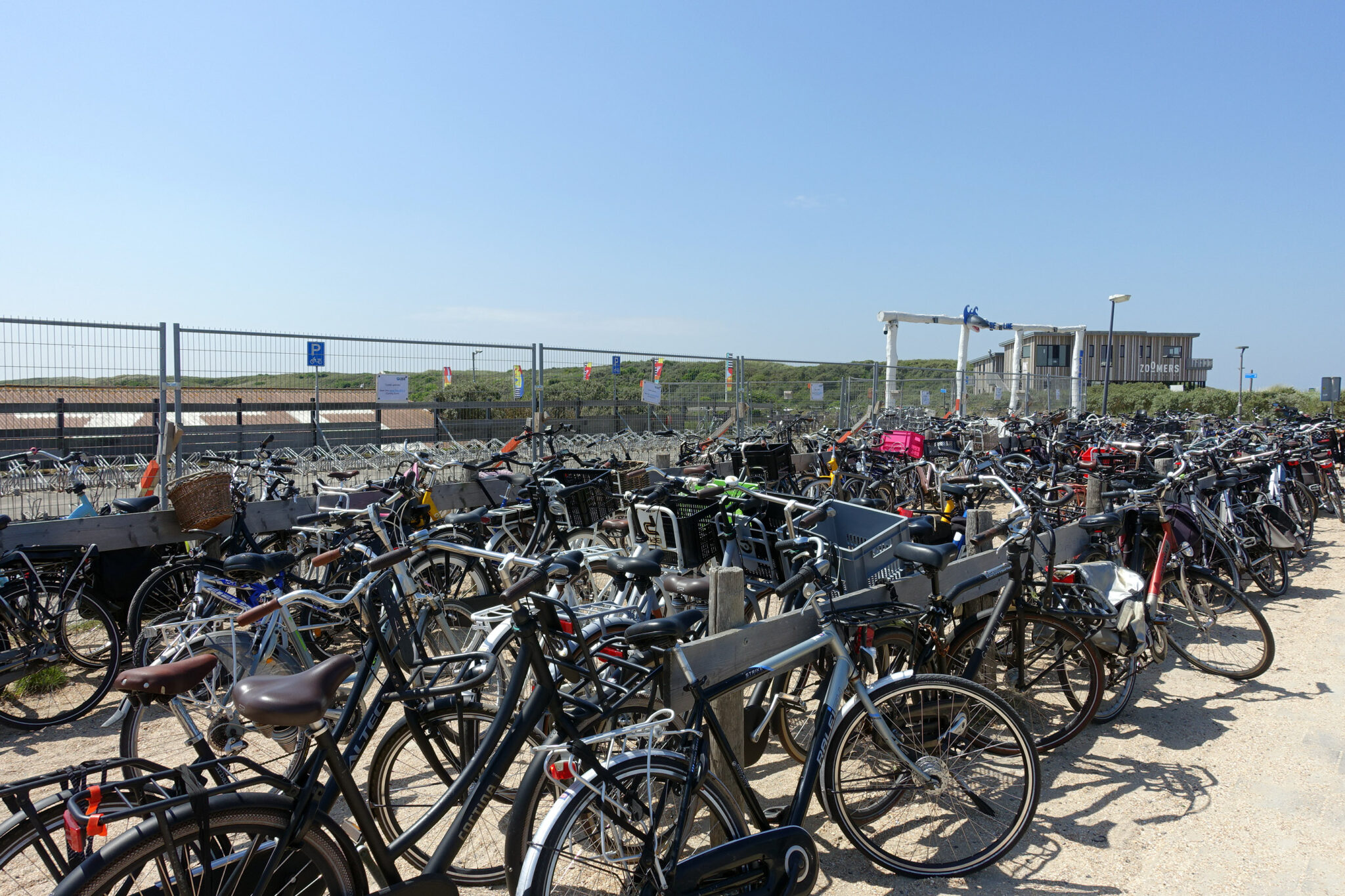 Meer voor fietsen bij het strand De Castricummer
