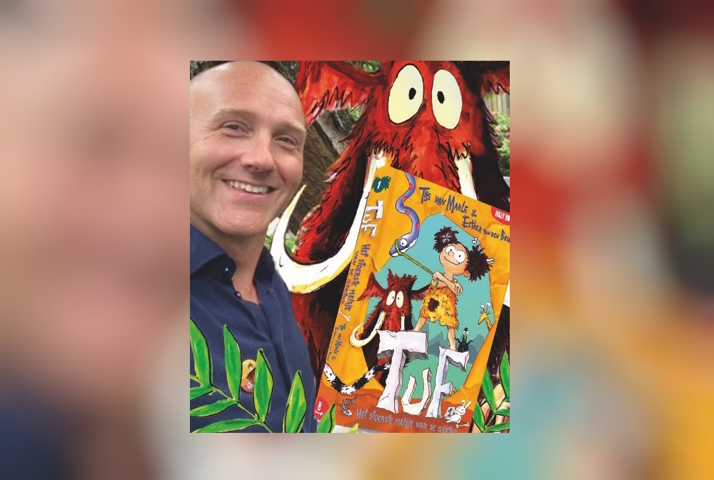 Ds Van Marle Beroepbaar Tijs van Marle met 'Tuf' bij boekhandel Laan - De Castricummer