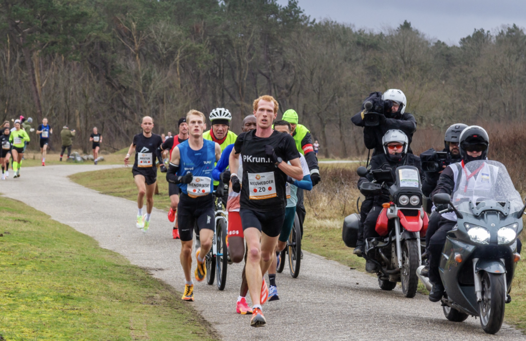 Veel animo voor halve marathon ondanks weer De Castricummer
